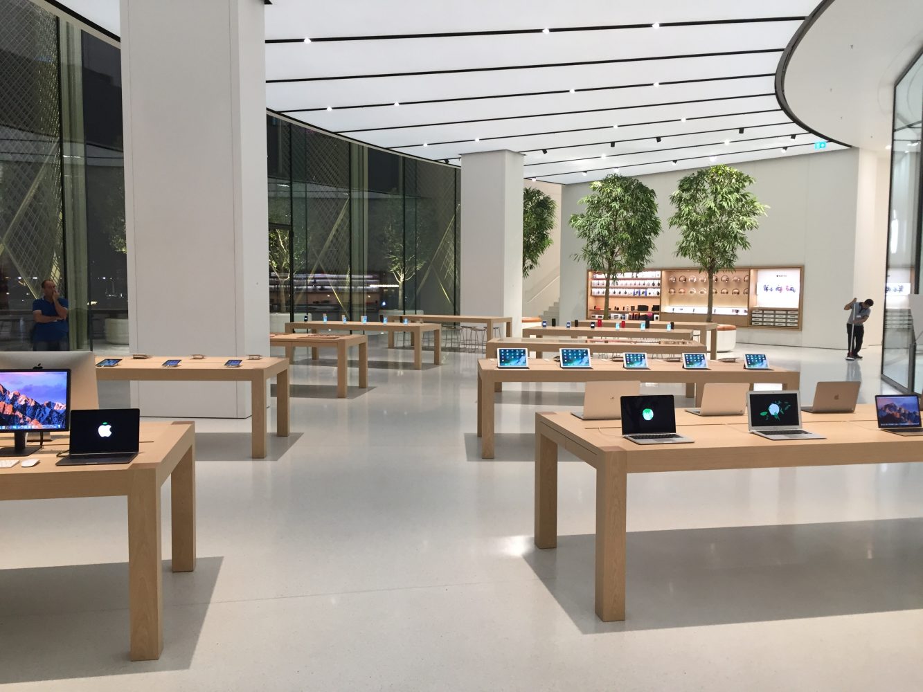 Apple Store Dubai Mall Fribel